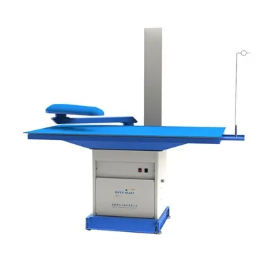 As mesas de passar a vácuo funcionam bem em tecidos grossos como jeans?